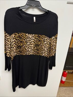 Celeste Black Top with Leopard Print Band 3/4 sleeve